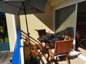Appartement T2 Cabine au calme, idéal famille/amis, proche plage, parking privé, terrasse. - FR-1-379-146